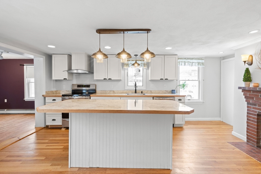 11 Central Street Georgetown, MA 01833 - Photo 7 of 41