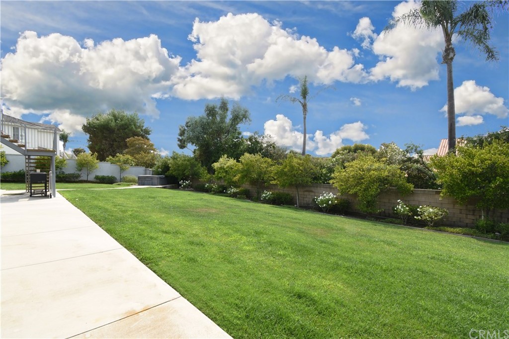 22 Hillcrest Manor Rolling Hills Estates, CA 90274 - Photo 53 of 54 a view of a garden