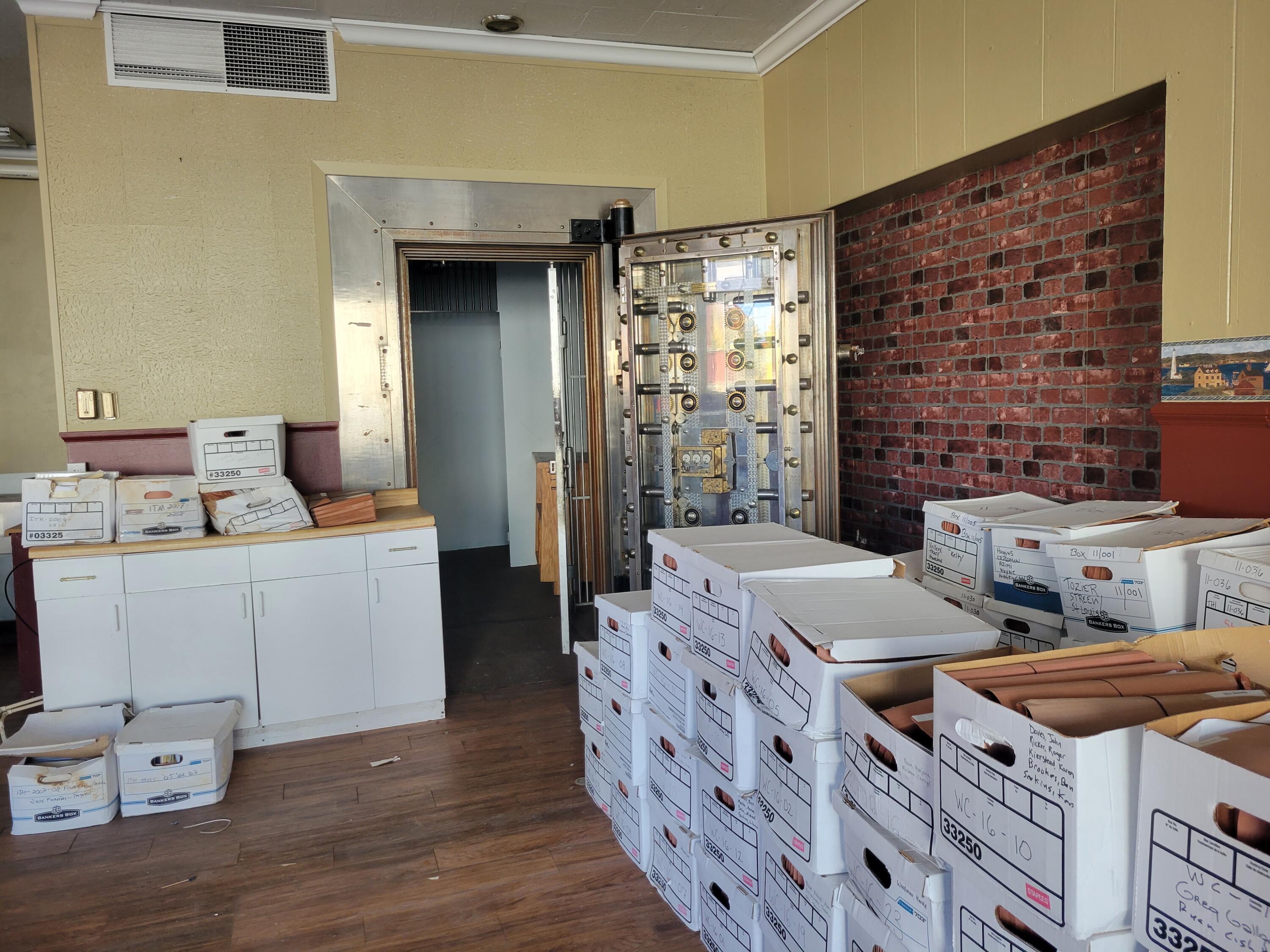 161 Main Street Newport, ME 04953 - Photo 17 of 47 20211012_123513