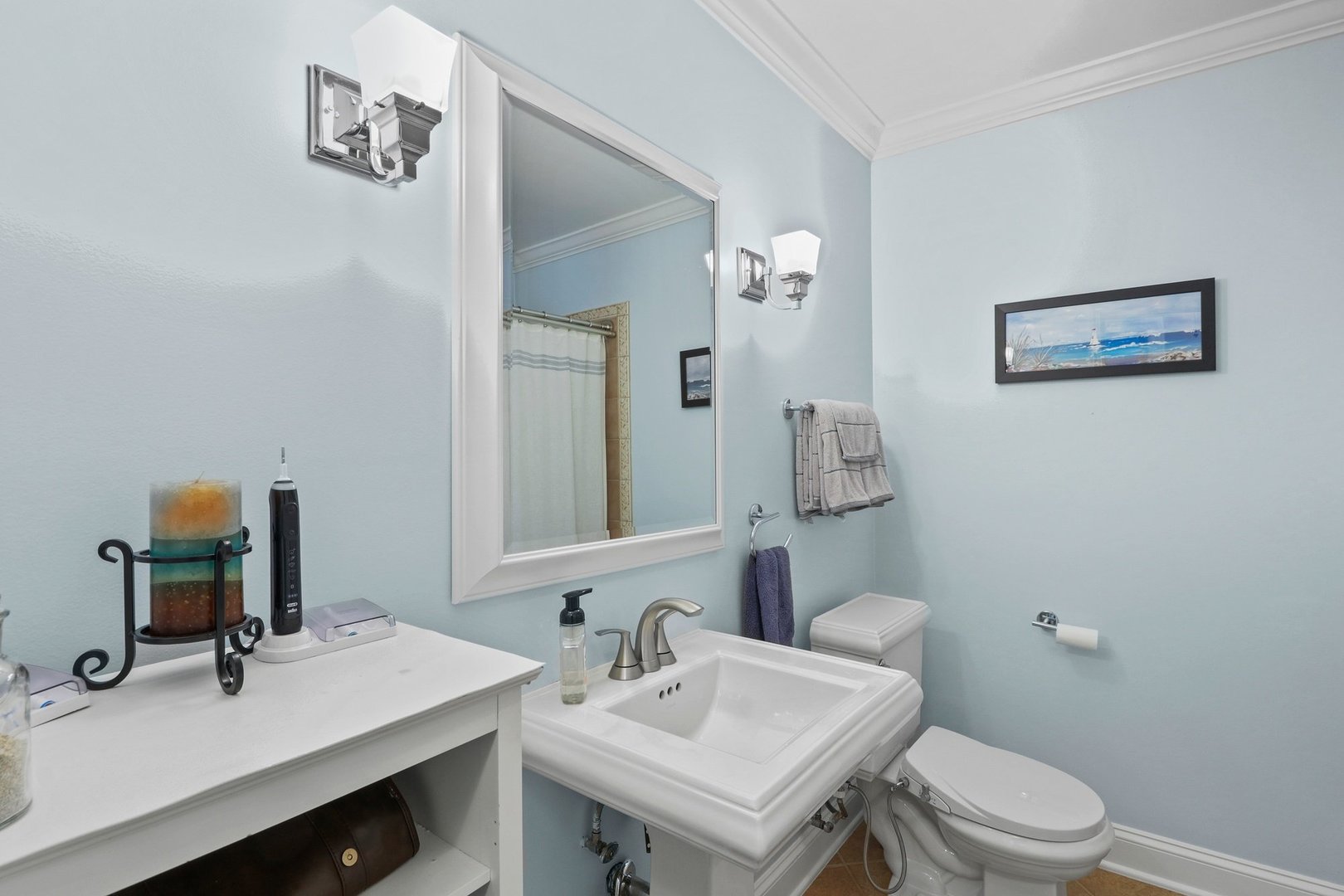 10930 Oak Avenue Chicago Ridge, IL 60415 - Photo 11 of 20 a bathroom with a sink vanity mirror and toilet