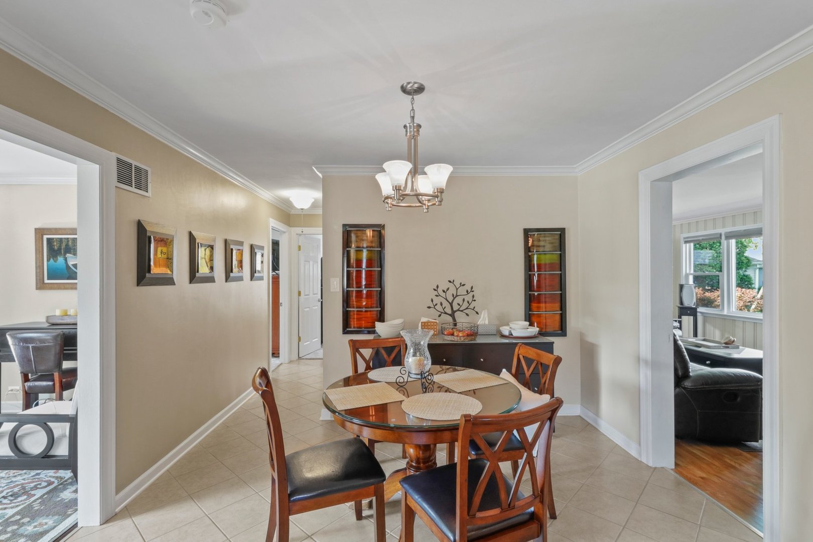10930 Oak Avenue Chicago Ridge, IL 60415 - Photo 6 of 20 a dining room with furniture and window