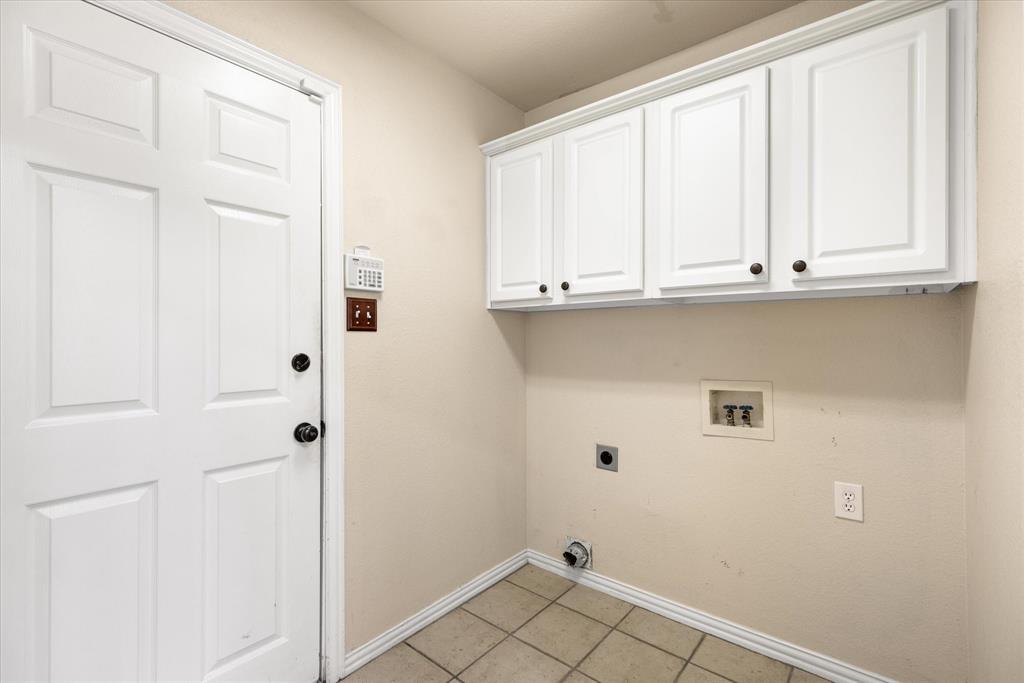 8013 Springmoss Drive Plano, TX 75025 - Photo 18 of 23 a view of an empty room