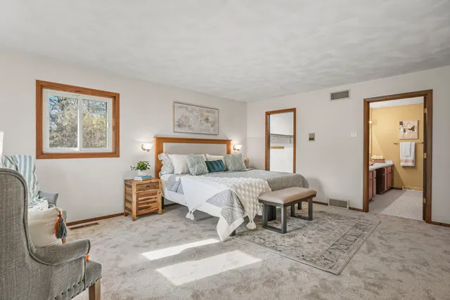 $1,200,000 | 3723 Meadowbrooke Circle, Windsor, WI 53590