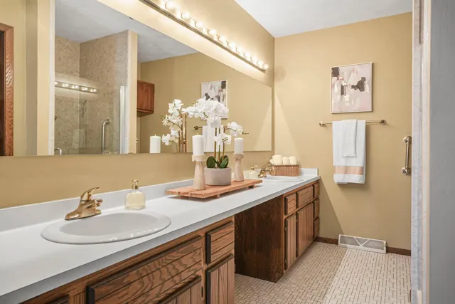 $1,200,000 | 3723 Meadowbrooke Circle, Windsor, WI 53590