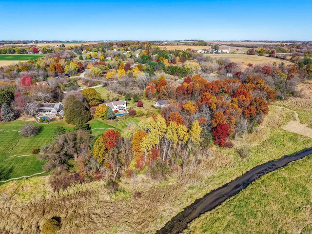 $1,200,000 | 3723 Meadowbrooke Circle, Windsor, WI 53590