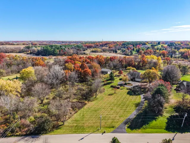 $1,200,000 | 3723 Meadowbrooke Circle, Windsor, WI 53590