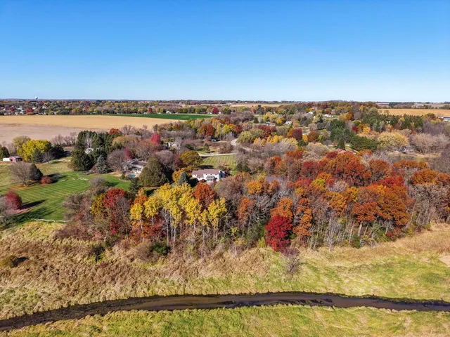 $1,200,000 | 3723 Meadowbrooke Circle, Windsor, WI 53590