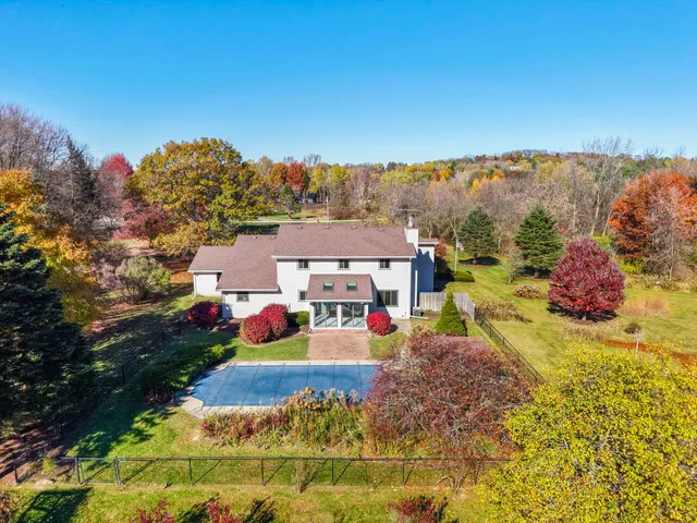 $1,200,000 | 3723 Meadowbrooke Circle, Windsor, WI 53590