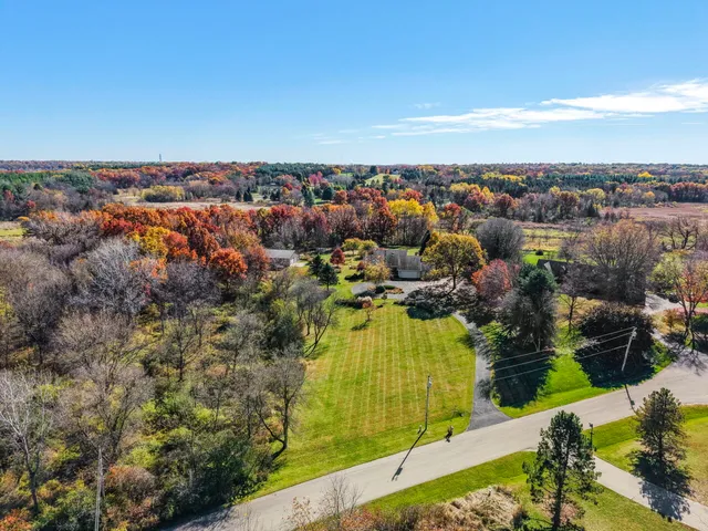 $1,200,000 | 3723 Meadowbrooke Circle, Windsor, WI 53590