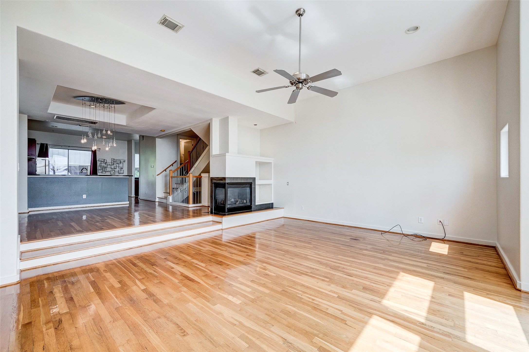 1729 Reinerman Street Houston, TX 77007 - Photo 31 of 31 Open floor plan with living, dining and kitchen all seamlessly flowing