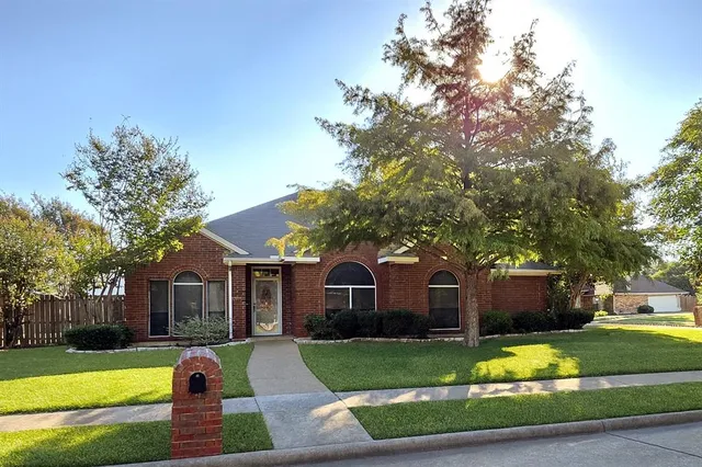 $2,500 | 5302 Lynn Court, Rowlett, TX 75088