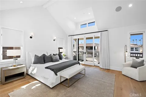 $8,680,000 | 330 Onyx Avenue, Newport Beach, CA 92662