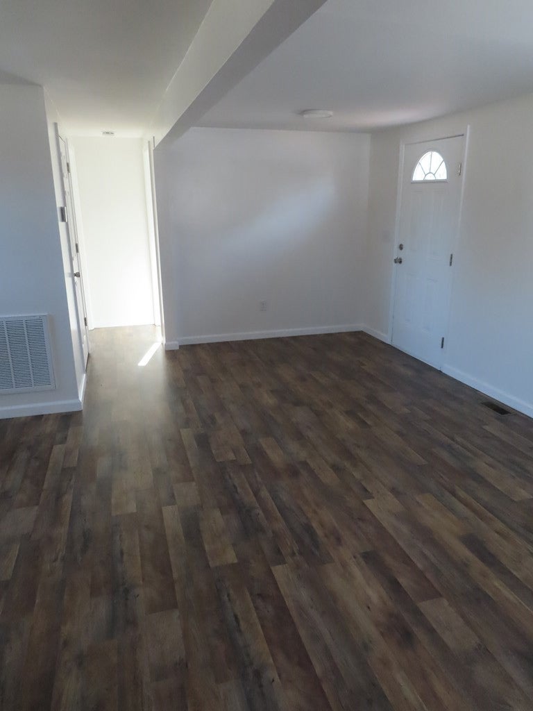408 Stratton Street Crewe, VA 23930 - Photo 8 of 21 Gallery Image 8