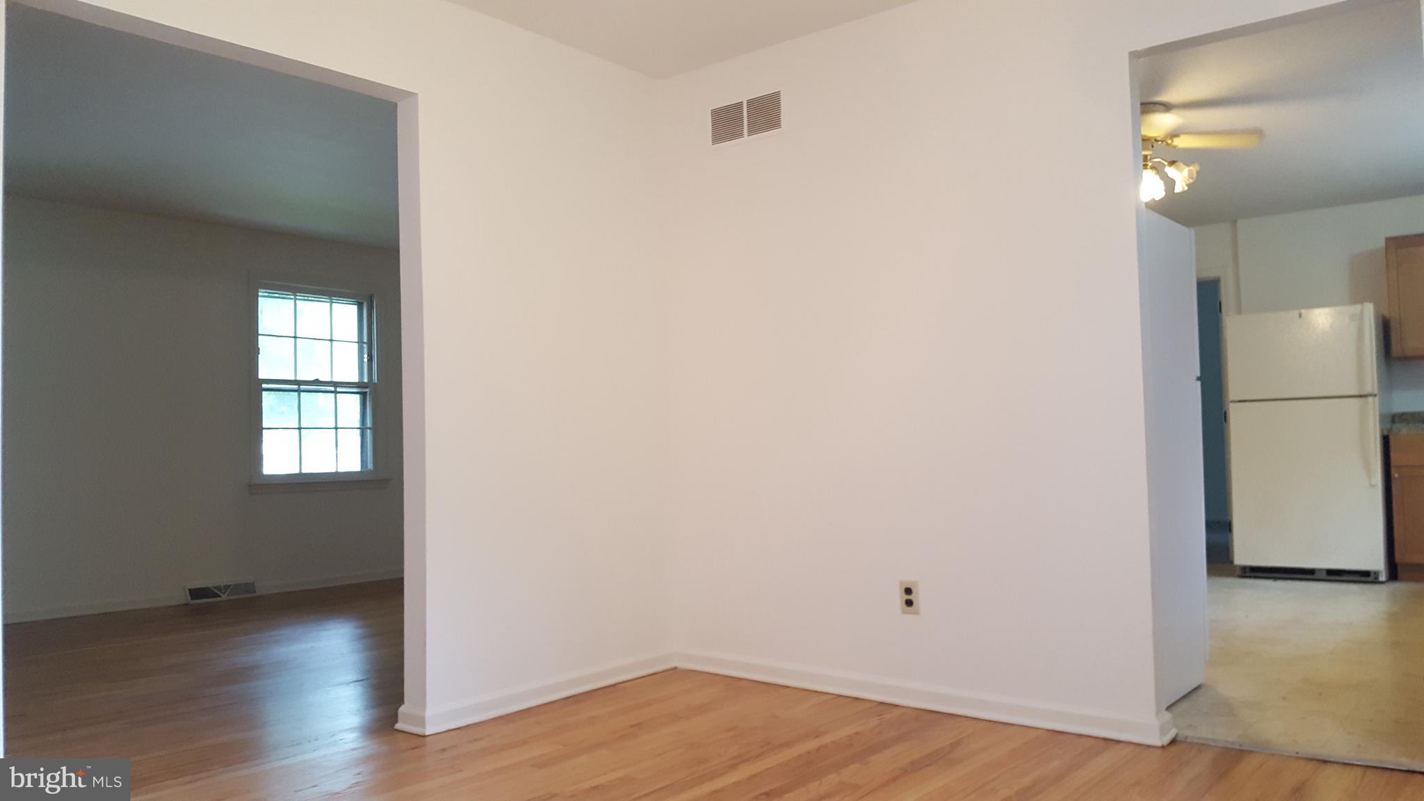 18 Kitty Lane Newark, DE 19713 - Photo 3 of 12