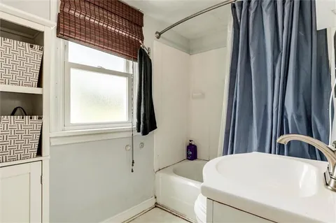 $259,000 | 8300 Ward Parkway Plaza, Kansas City, MO 64114