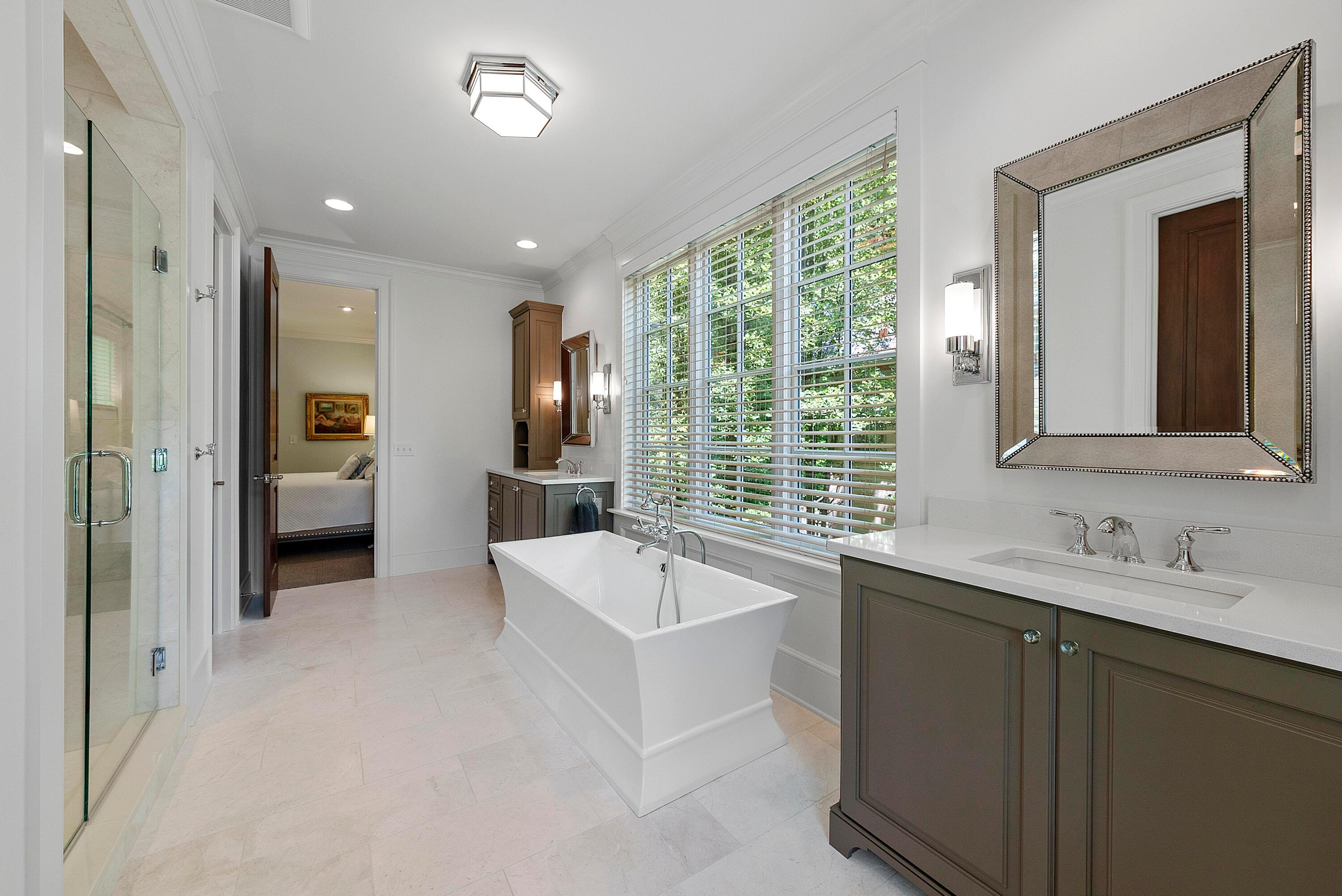 2730 Edington Road Columbus, OH 43221 - Photo 29 of 70 Primary Spa Bath