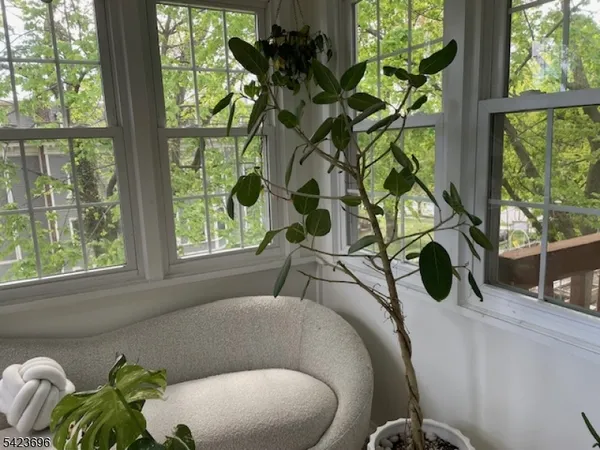 $3,375 | 33 Hillside Avenue, Unit 2, Montclair, NJ 07042