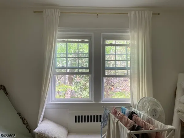 $3,375 | 33 Hillside Avenue, Unit 2, Montclair, NJ 07042