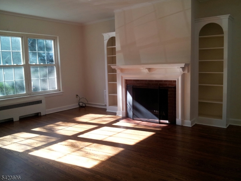 33 Hillside Avenue, Unit 2 Montclair, NJ 07042 - Photo 5 of 21