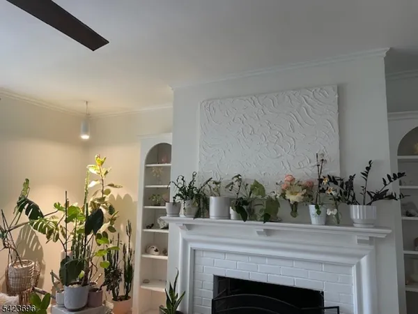 $3,375 | 33 Hillside Avenue, Unit 2, Montclair, NJ 07042