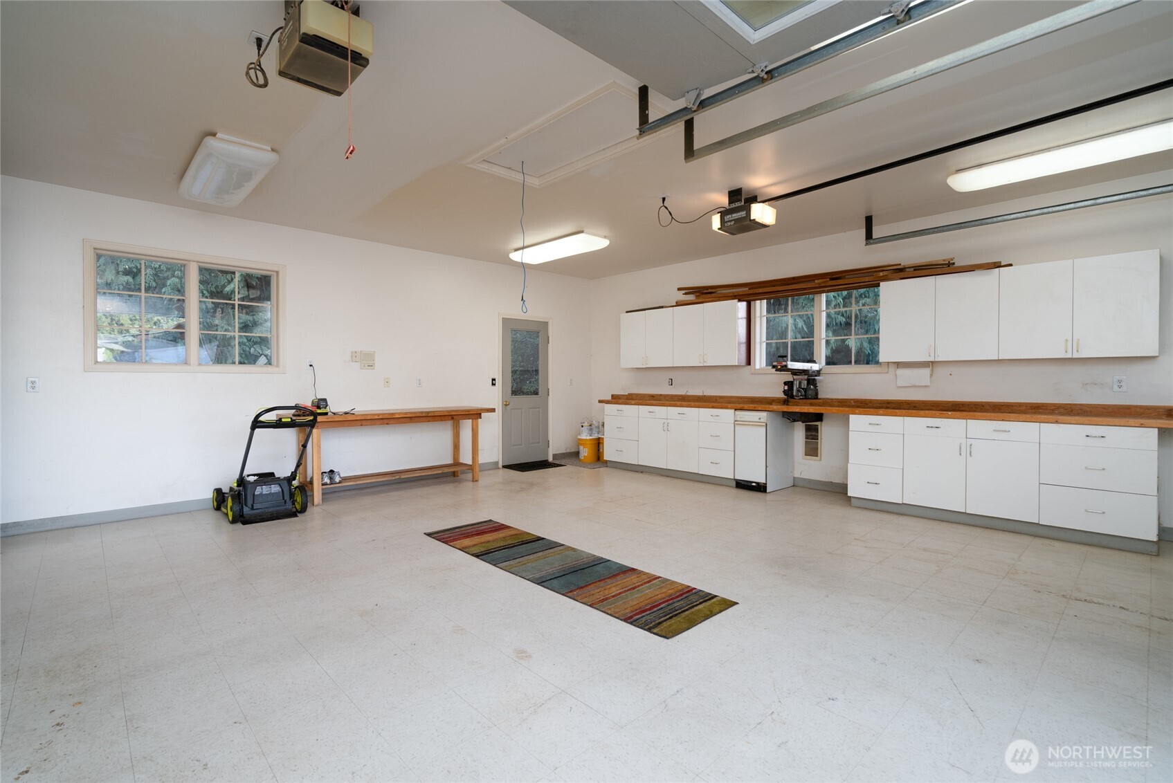 476 Nez Perce Place La Conner, WA 98257 - Photo 29 of 40 a room with gym equipment and appliances