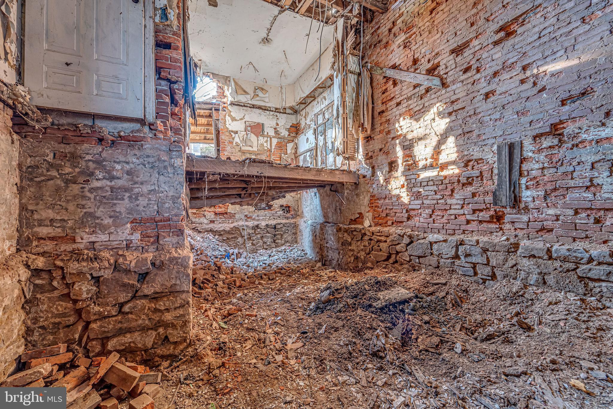 542 York Street Camden, NJ 08102 - Photo 6 of 11 a view of a pathway with a house