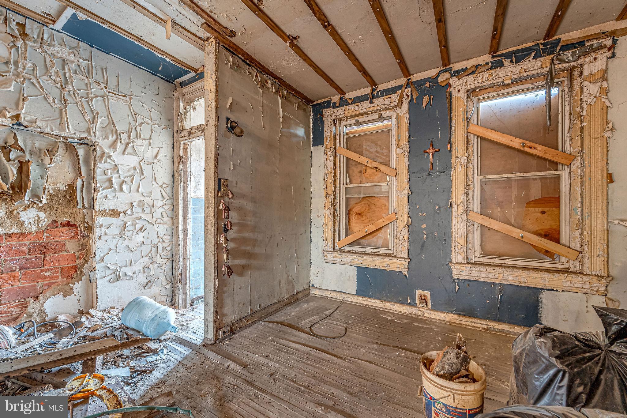 542 York Street Camden, NJ 08102 - Photo 9 of 11 a bedroom with a bed and a window