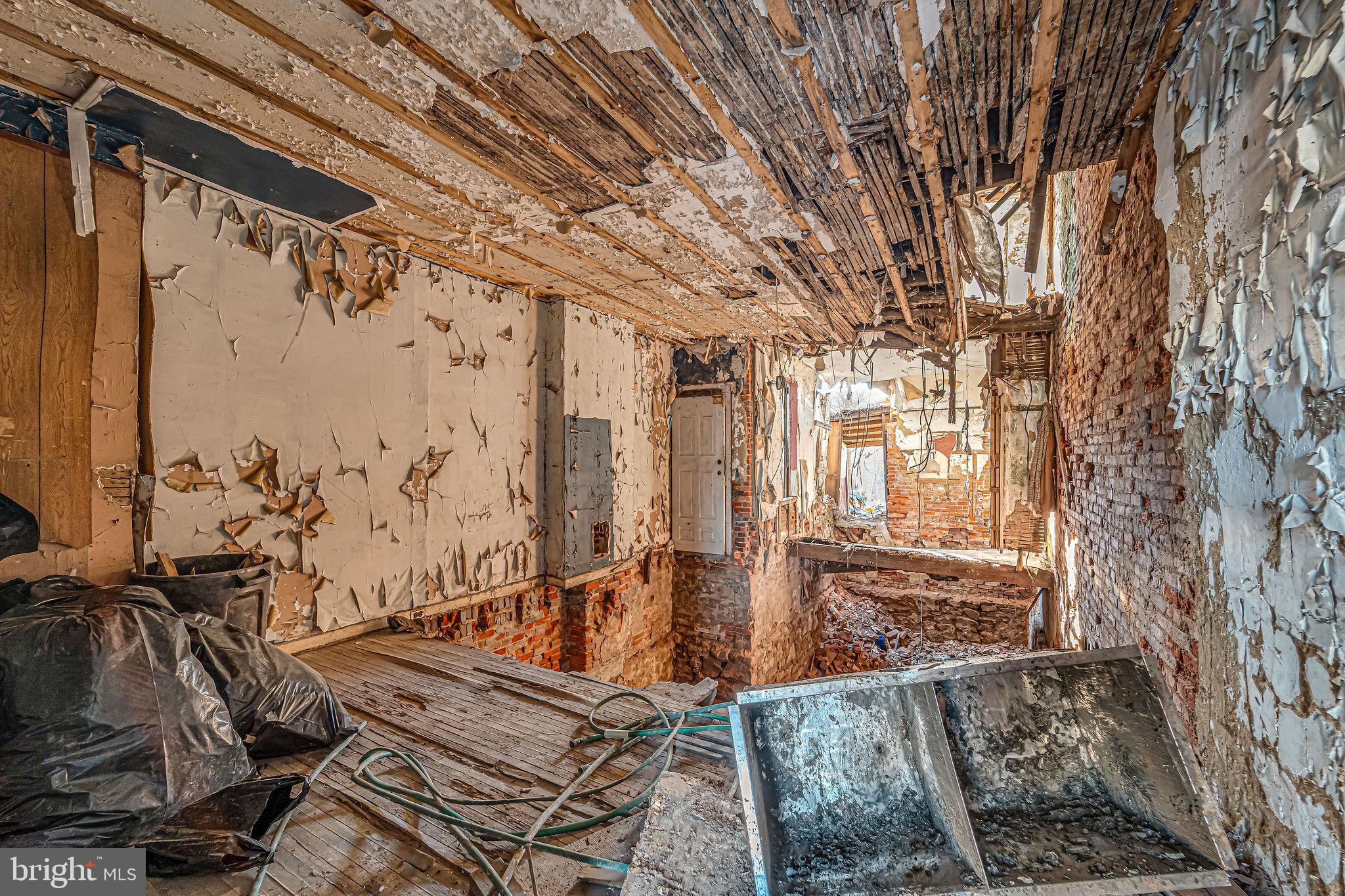 542 York Street Camden, NJ 08102 - Photo 10 of 11 a view of a balcony with wooden floor and fence