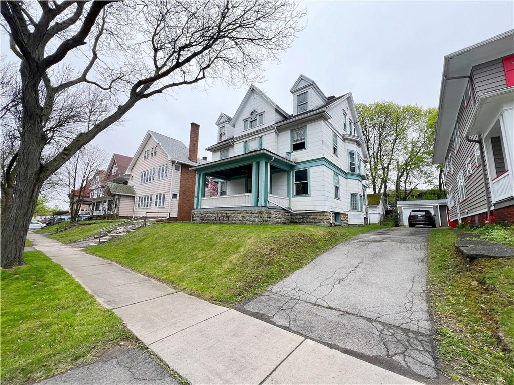 39 Augustine Street Rochester, NY 14613 - Photo 1 of 50