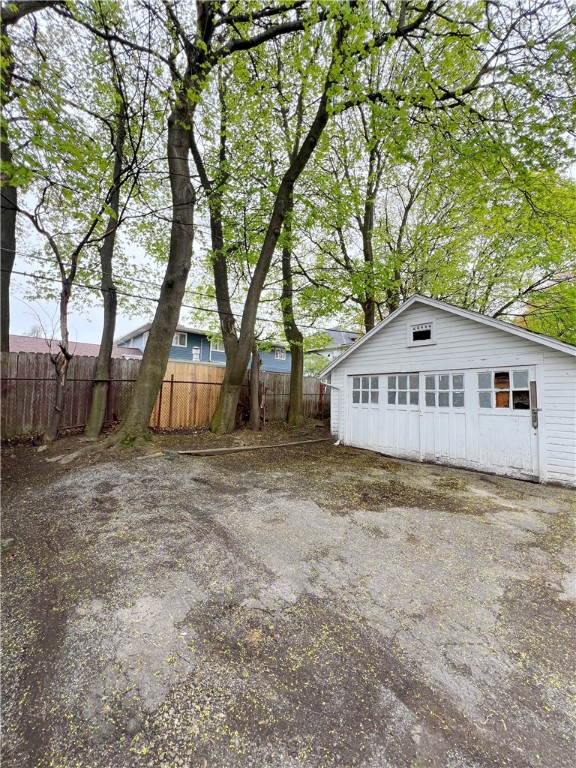 39 Augustine Street Rochester, NY 14613 - Photo 5 of 50