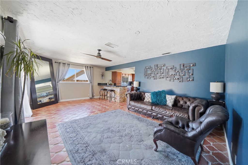 15951 St Timothy Road Apple Valley, CA 92307 - Photo 9 of 31