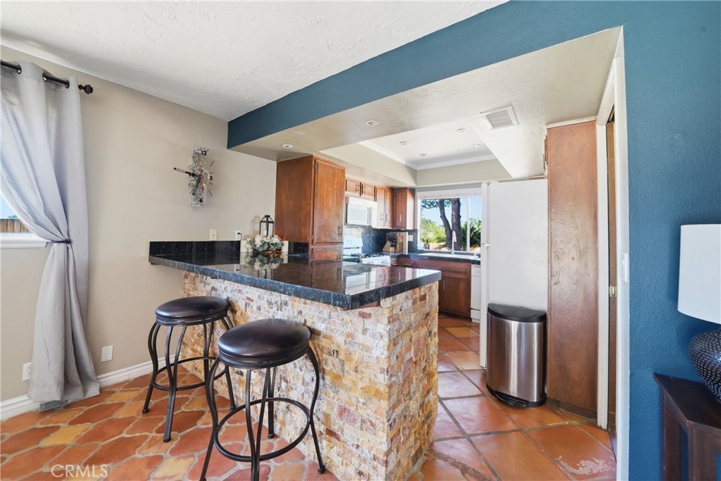 15951 St Timothy Road Apple Valley, CA 92307 - Photo 10 of 31