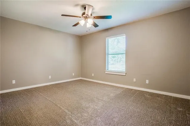 $400,000 | 615 North Lamar Street, Tioga, TX 76271