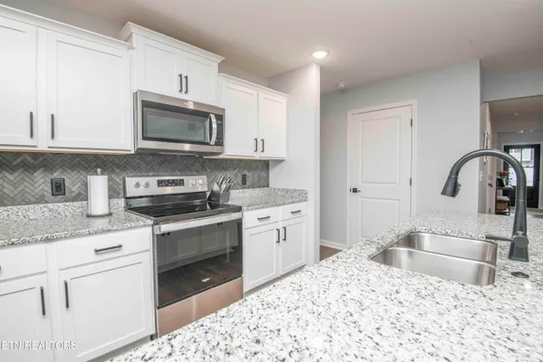 $419,900 | 2112 Glen Creek Road, Knoxville, TN 37924