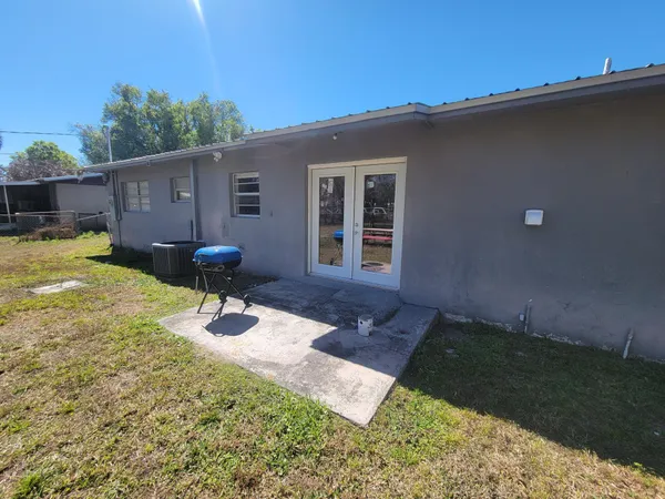 $2,300 | 274 Southeast 14th Avenue, Okeechobee, FL 34974