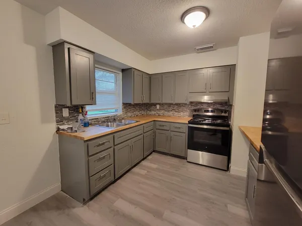 $2,300 | 274 Southeast 14th Avenue, Okeechobee, FL 34974