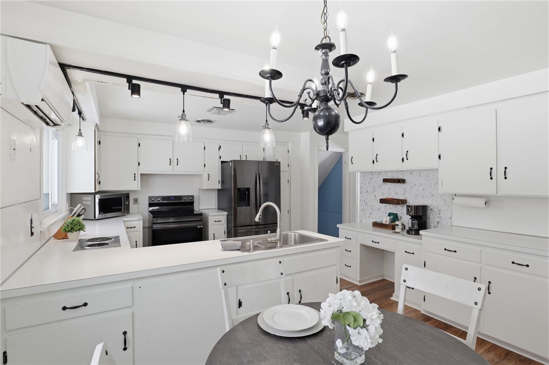 2128 West Jefferson Road Pittsford, NY 14534 - Photo 15 of 46