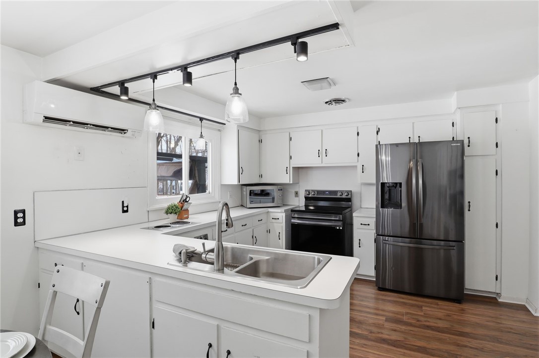 2128 West Jefferson Road Pittsford, NY 14534 - Photo 16 of 46