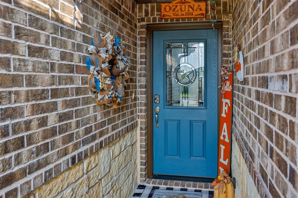 513 Pathfinder Street Collinsville, TX 76233 - Photo 3 of 40