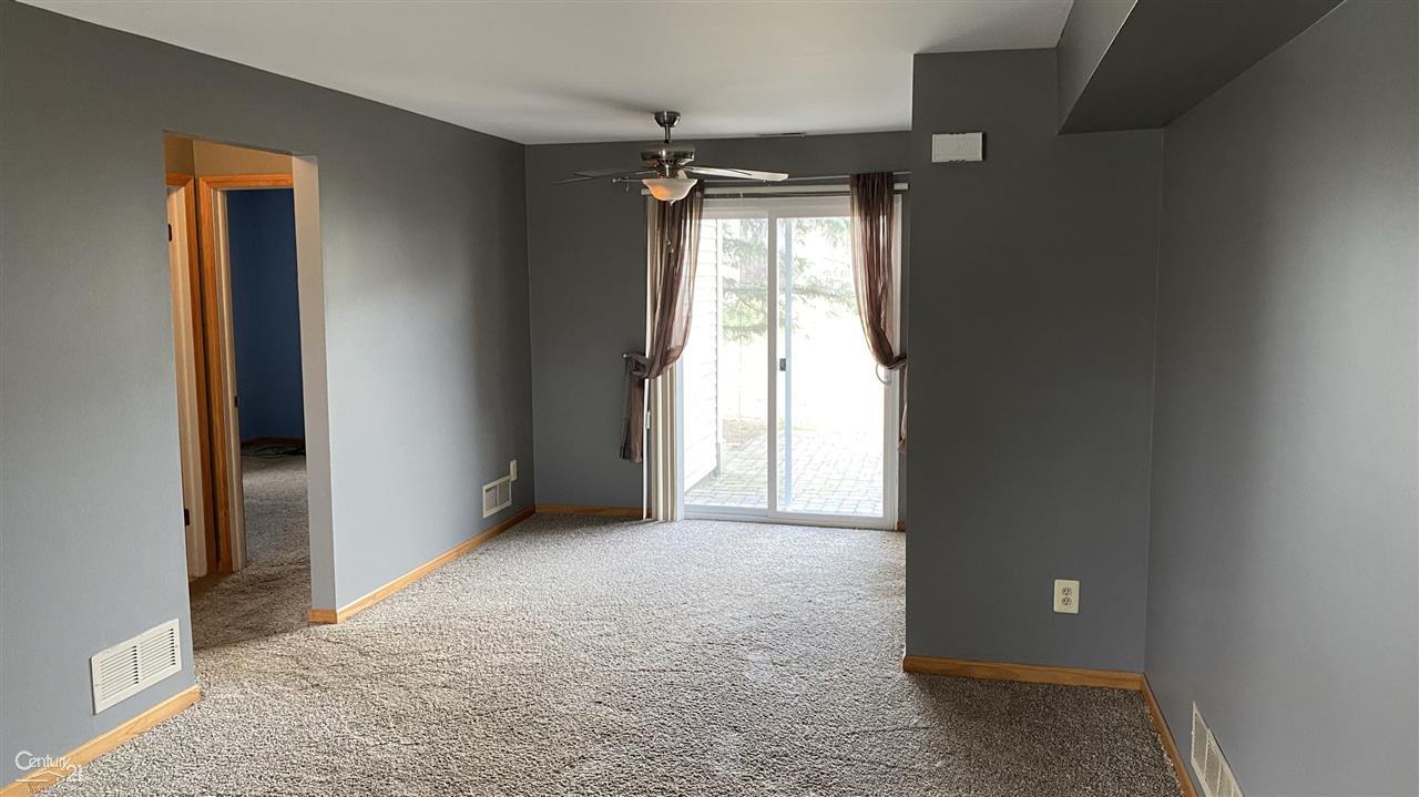 1574 O'Neil Circle Rochester Hills, MI 48307 - Photo 4 of 20