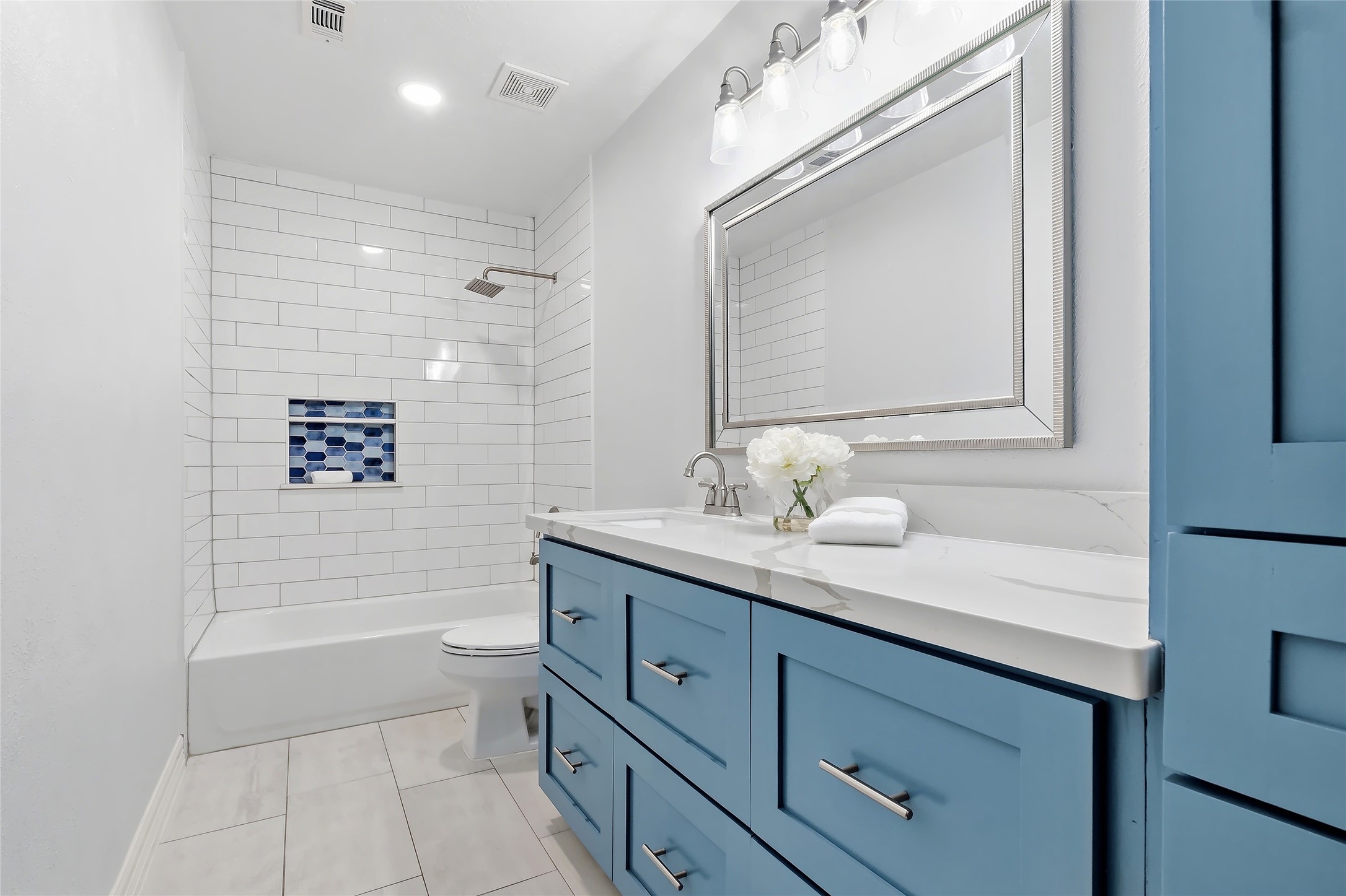 3335 Woods Edge Drive Spring, TX 77388 - Photo 39 of 47 Guest Bathroom #2