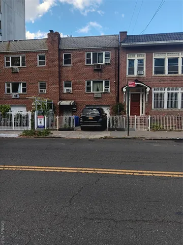 a view of multiple houses