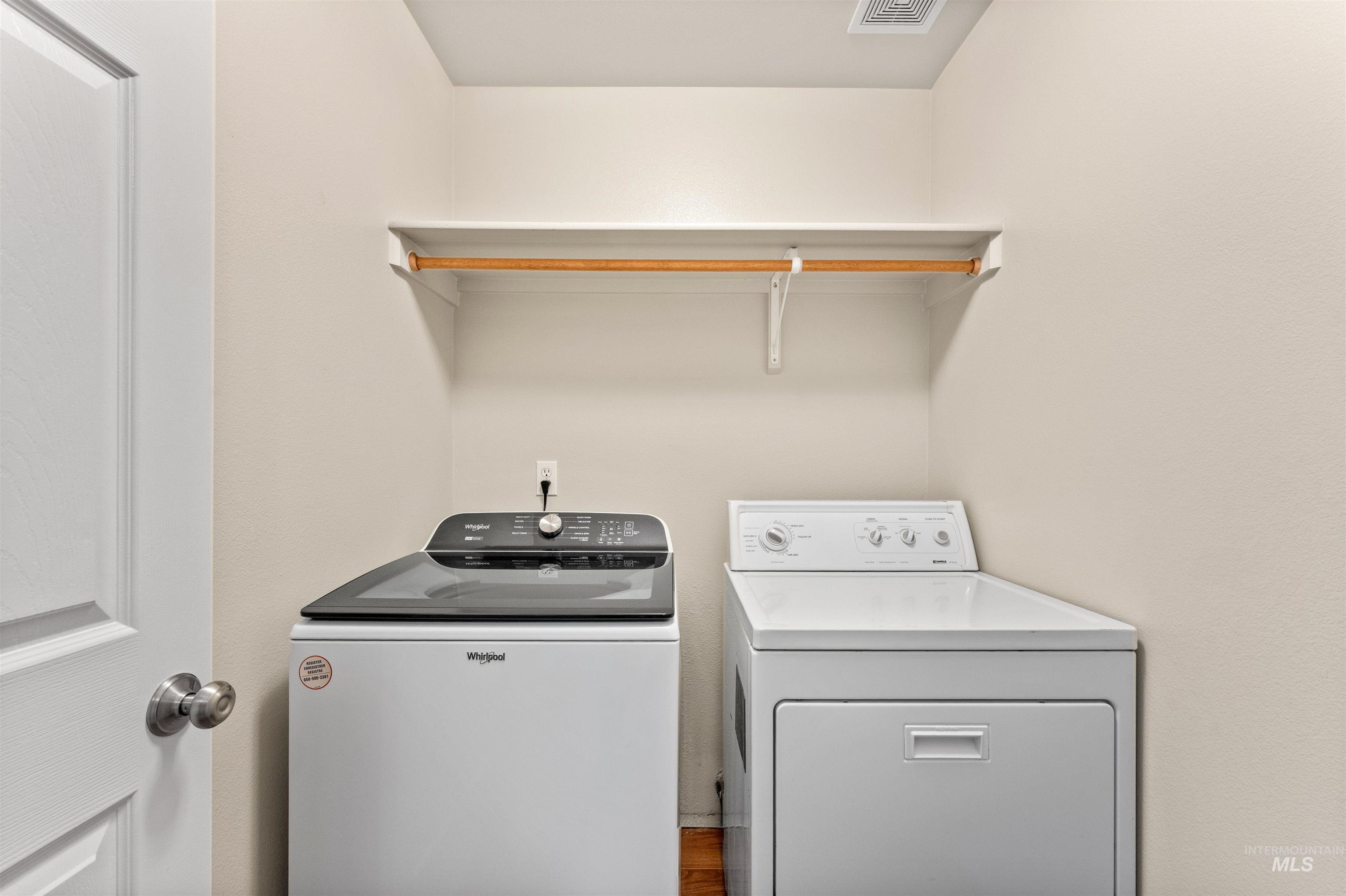 2503 Carnegie Street Caldwell, ID 83607 - Photo 17 of 20 Laundry room featuring washer and clothes dryer