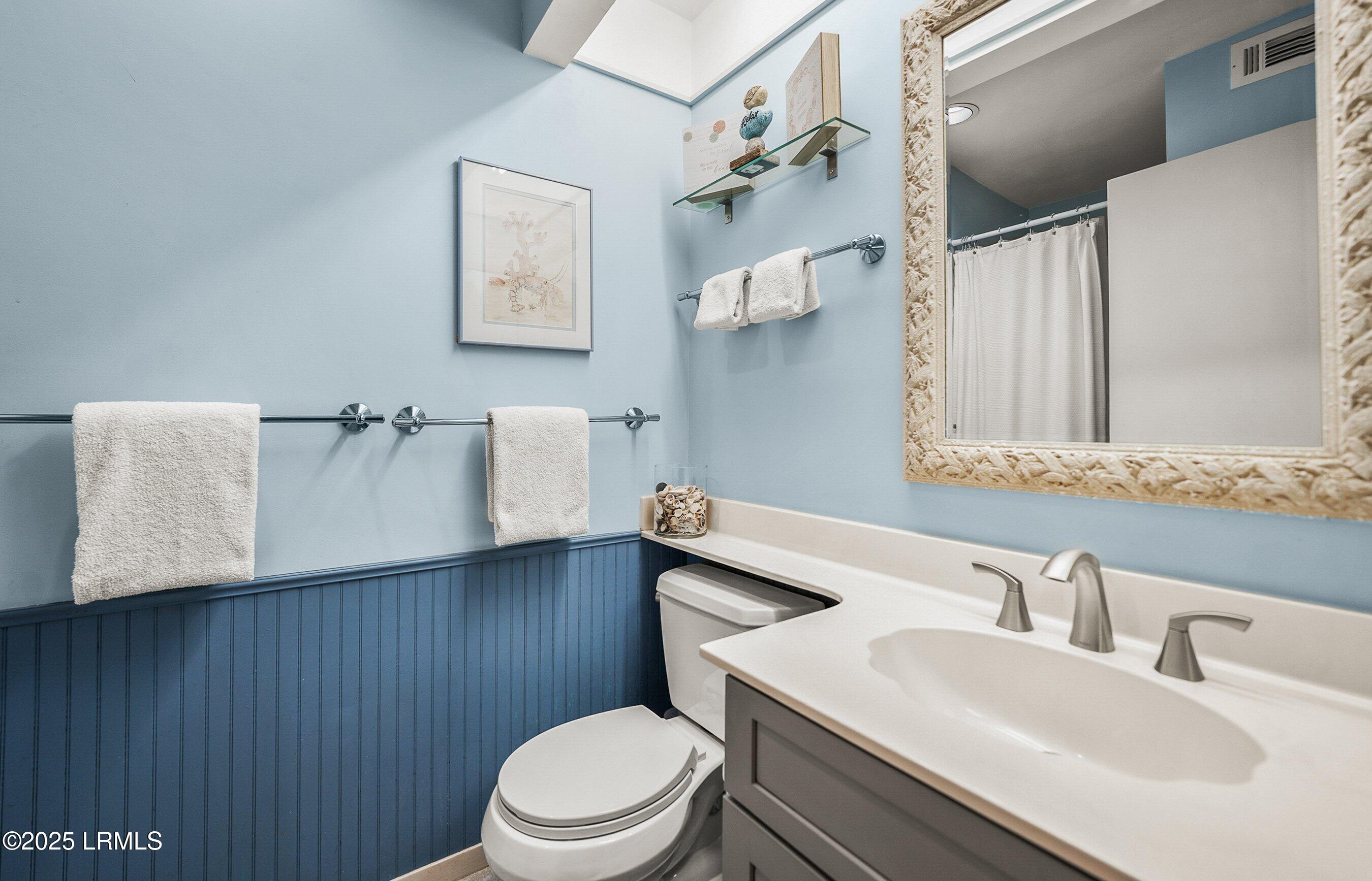 6 Harbor Drive, Unit M116 Harbor Island, SC 29920 - Photo 29 of 60 Guest Bath