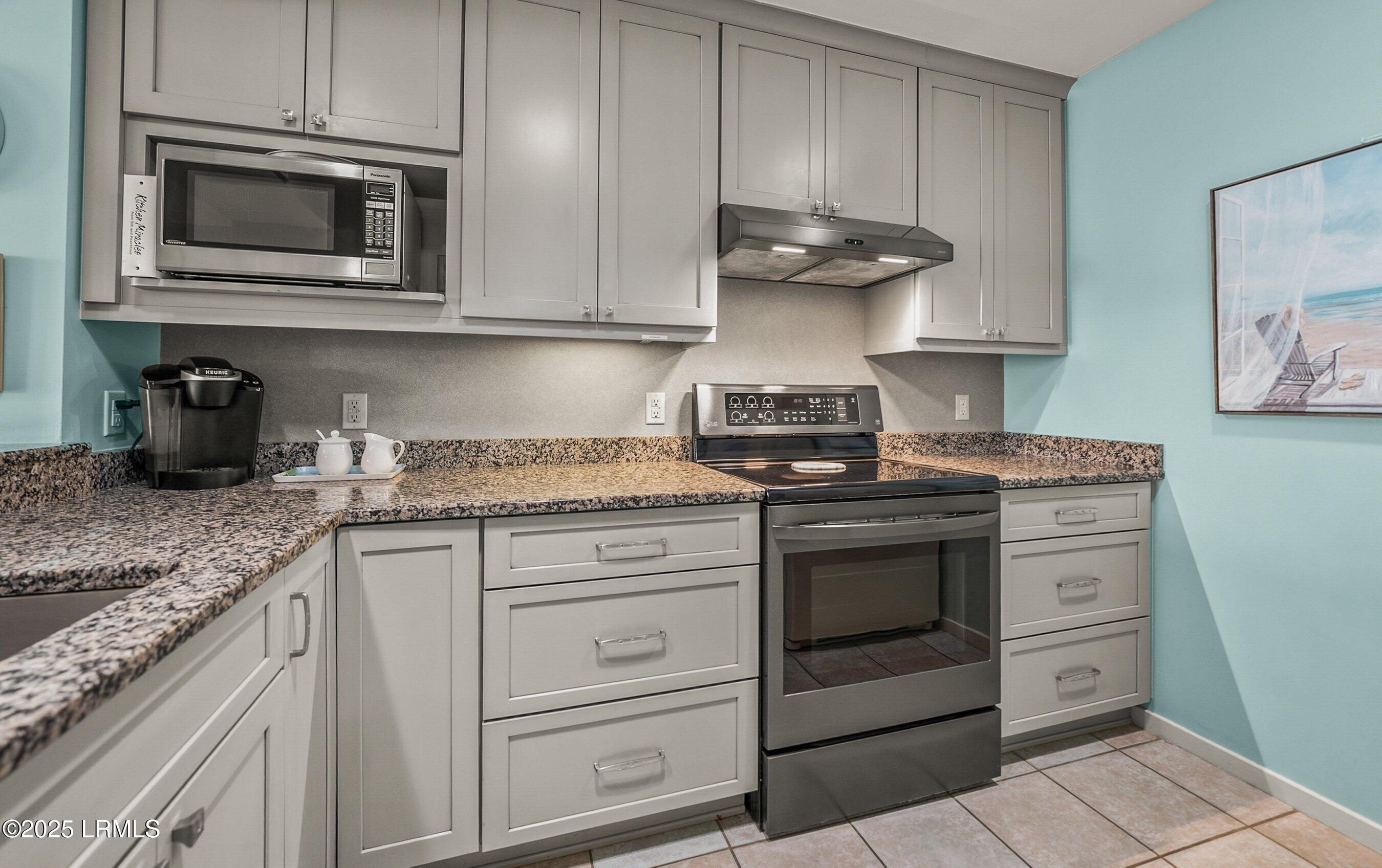 6 Harbor Drive, Unit M116 Harbor Island, SC 29920 - Photo 10 of 60 Kitchen