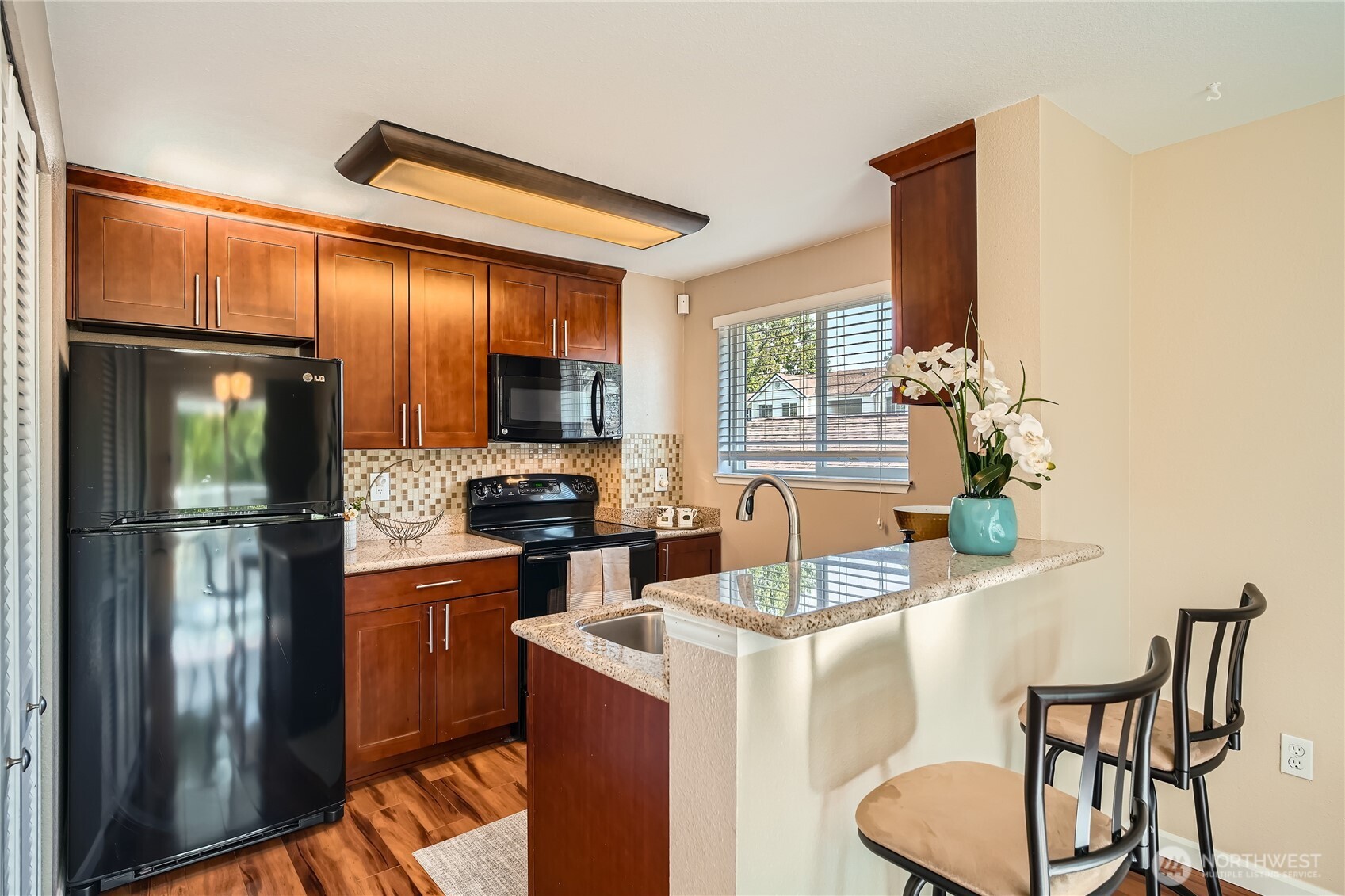 11002 Southeast Petrovitsky Road, Unit I201 Renton, WA 98055 - Photo 5 of 20 Gallery Image 5