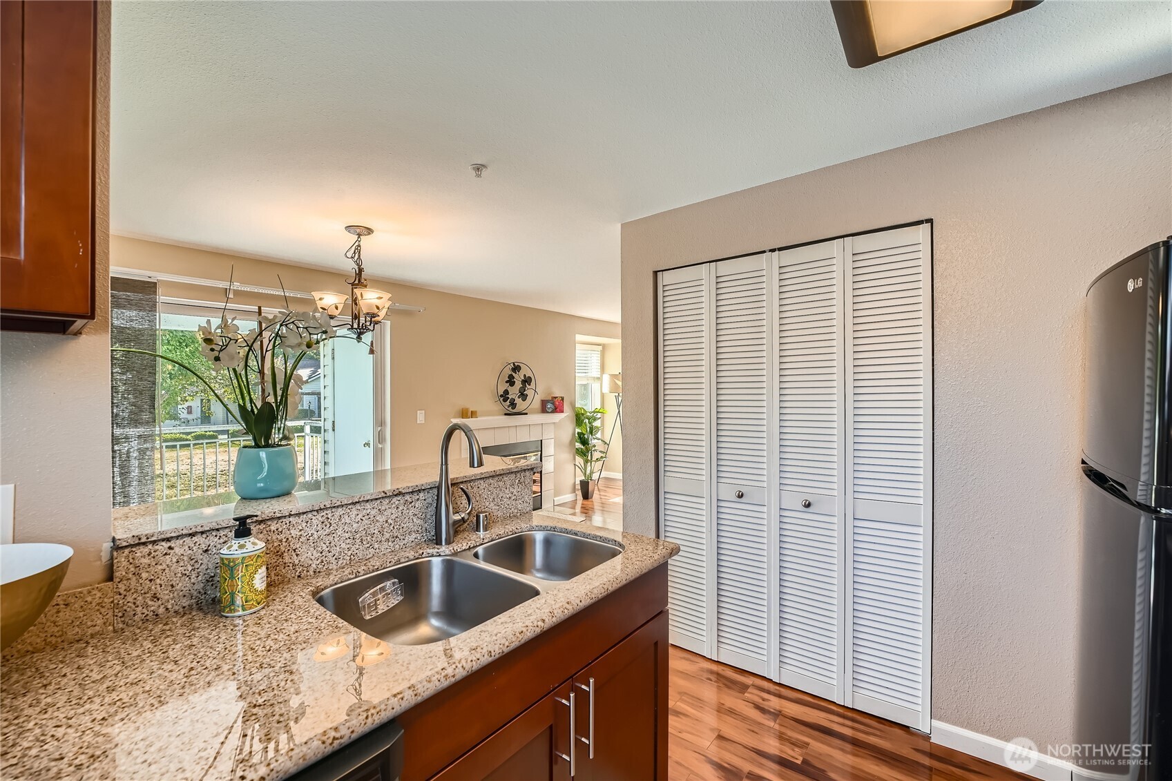 11002 Southeast Petrovitsky Road, Unit I201 Renton, WA 98055 - Photo 7 of 20 Gallery Image 7