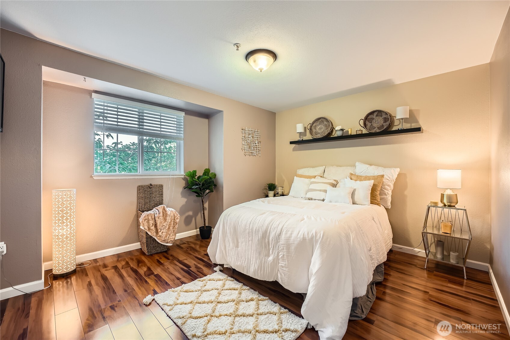 11002 Southeast Petrovitsky Road, Unit I201 Renton, WA 98055 - Photo 9 of 20 Gallery Image 9