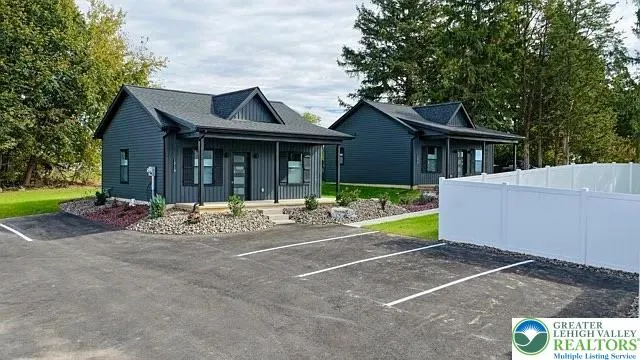 $1,790 | 1511 Lincoln Street, Unit B, Catasauqua, PA 18032