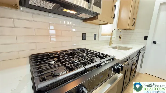 $1,790 | 1511 Lincoln Street, Unit B, Catasauqua, PA 18032